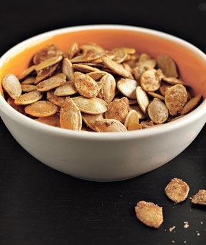 Blog_post_clean_halloween_treats_pumpkin-seeds